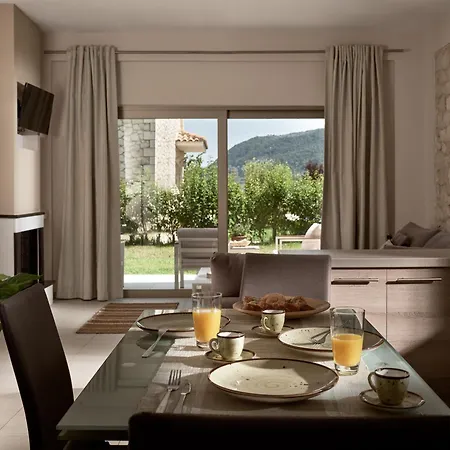 Avesta Private Villa Vlikhon